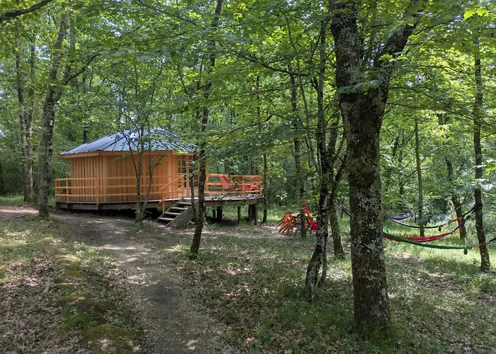 Yourte Κάμπινγκ *